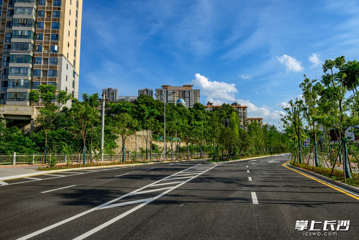 雅塘冲路（韶山路—洞井路）项目已完成韶山路至曙光路路段的建设。长沙晚报全媒体记者  陈飞 摄