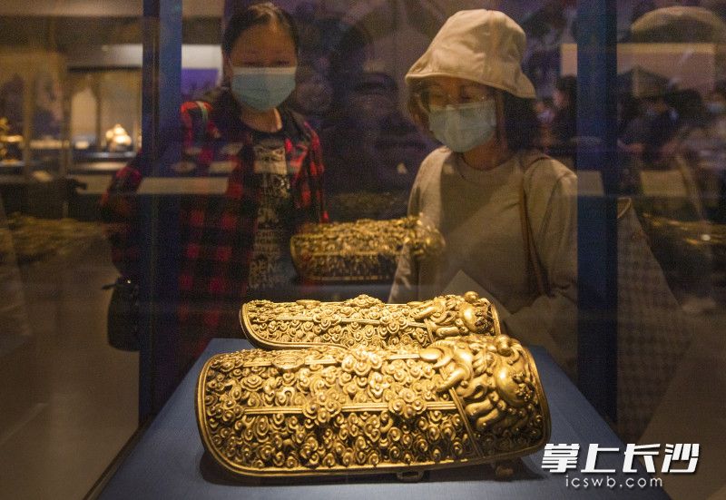 10月22日，媒体记者来到长沙市博物馆探营“雪漠玲珑：喜马拉雅与蒙古珍品展”。图片均为长沙晚报全媒体记者 邹麟 摄