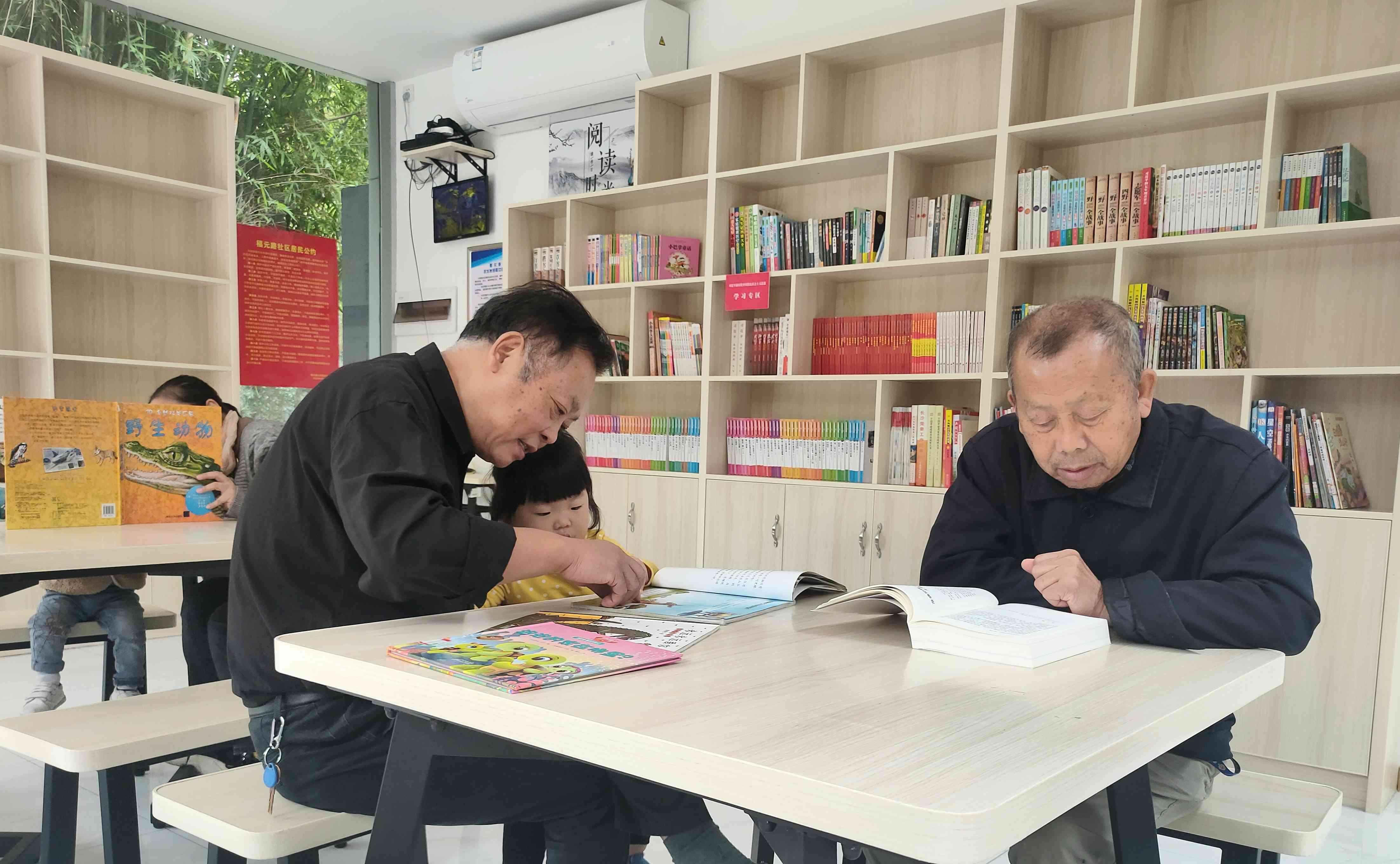 今日，福元路社区邻里文化中心正式向居民开放。图片均为长沙晚报全媒体记者 贺文兵 通讯员 罗春兰 摄影报道