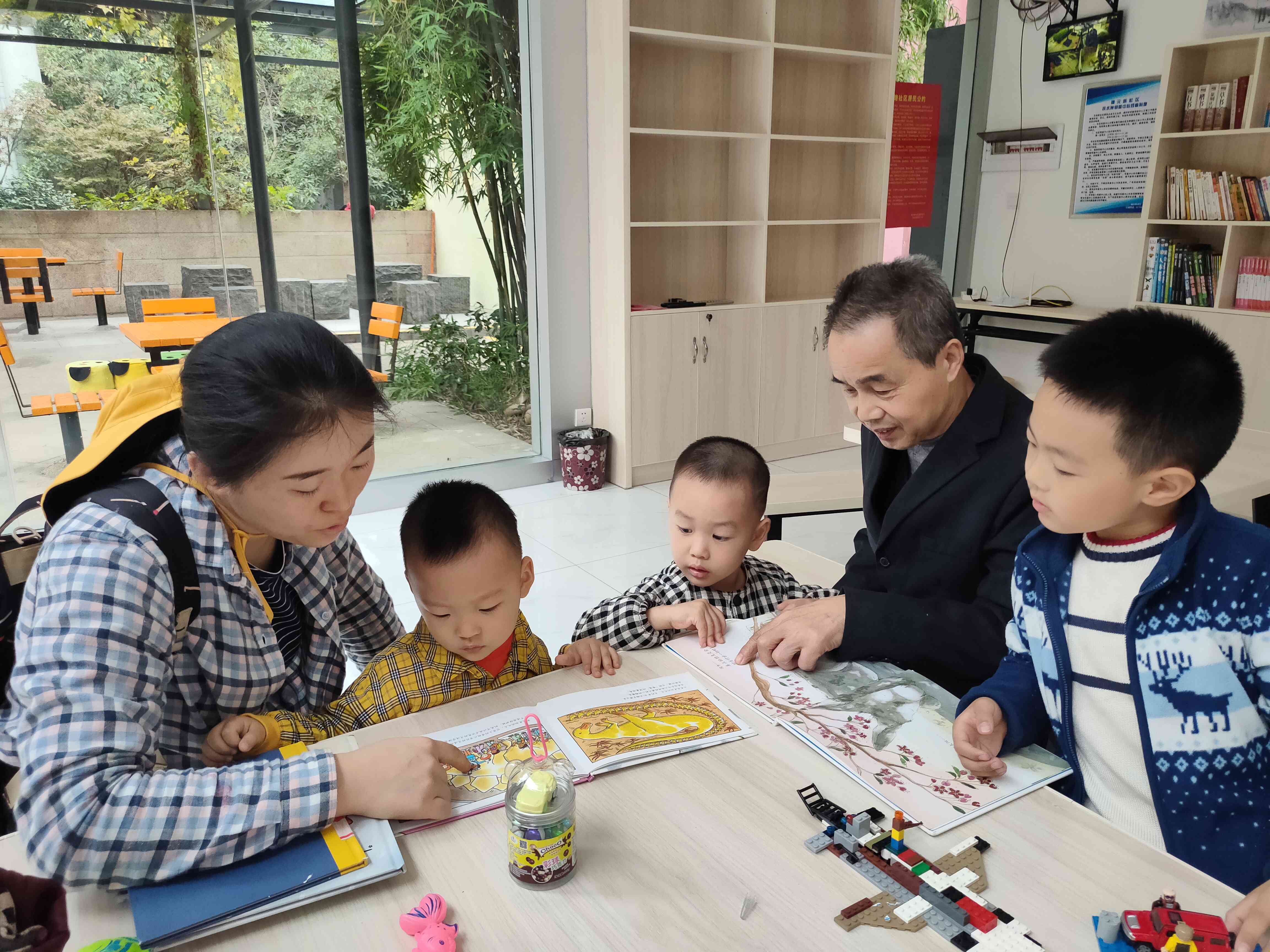 邻里文化中心的启用，为居民增添了一处文化娱乐新阵地。