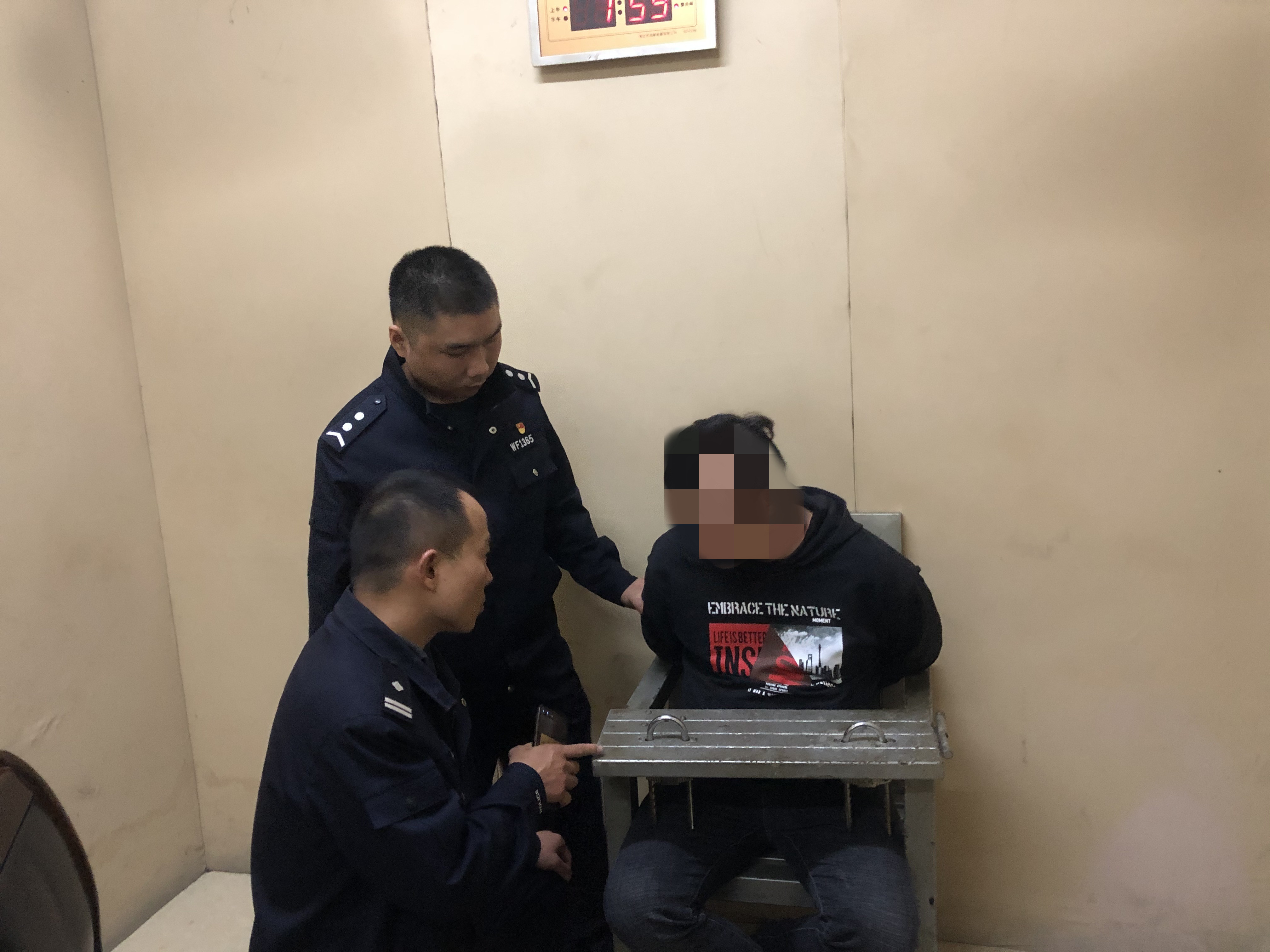 嫌疑人被抓获。