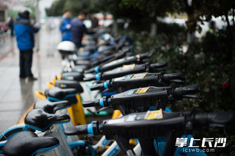 人行道恢复清爽面貌。
