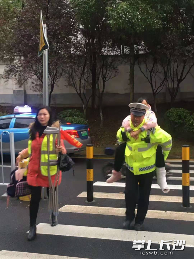 家长分享的“老马”照片。受访人提供