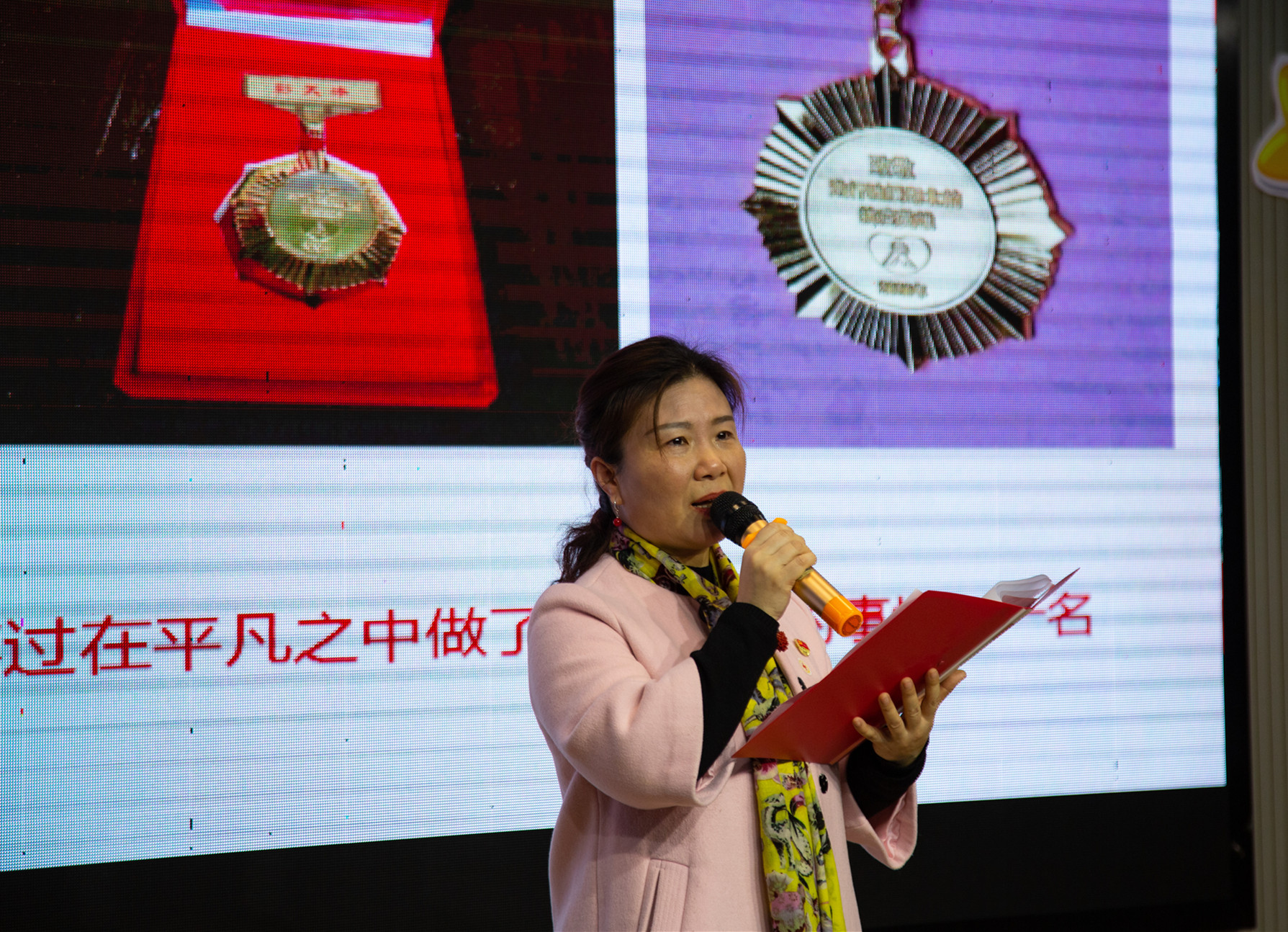 彭天冰讲述自己和蓝天救援队队员们一起支援湖北抗疫的故事。