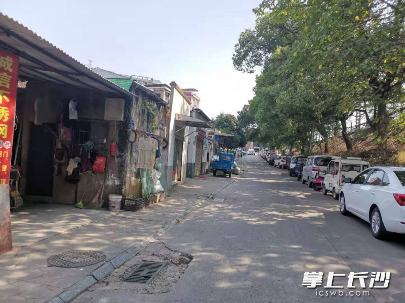 下新市街铁路沿线改造前旧貌。长沙晚报通讯员 陈敏 摄