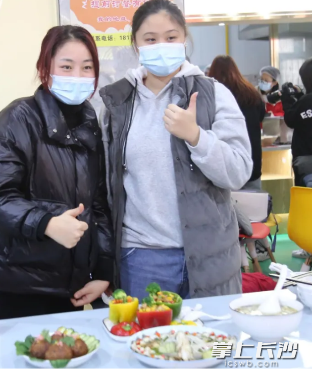近日,湖南农业大学举办了厨神争霸赛。图片均为湖南农业大学提供 近日,湖南农业大学举办了厨神争霸赛。图片均为湖南农业大学提供