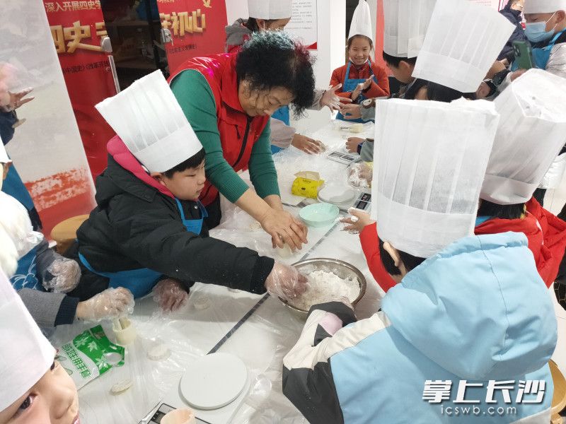 活动现场。蹇志鸿 摄