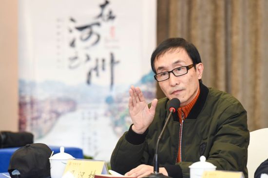 巩汉林在研讨会上发言。均为主办方供图