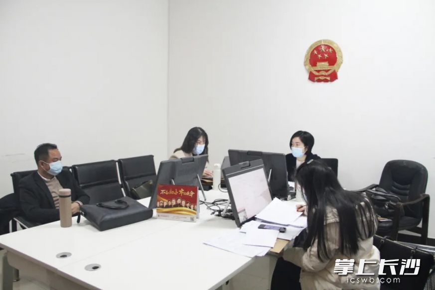 一起长达两年的建筑劳务欠款纠纷得以调解解决。王姣姣供图