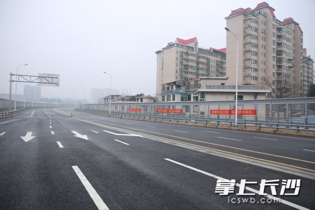 雅塘片区内，车站南路（劳动路-桔园立交桥）初具规模。长沙晚报通讯员 高兴 摄