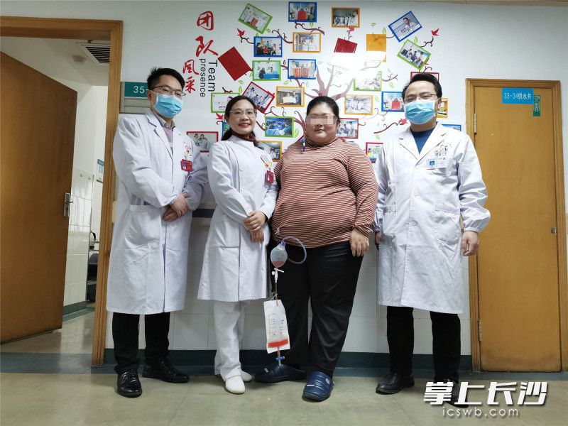 重度肥胖的小悦，在湖南省第二人民医院接受微创胃减容手术后即将出院。