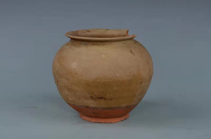 左局街口护城河考古遗址发掘的文物标本。