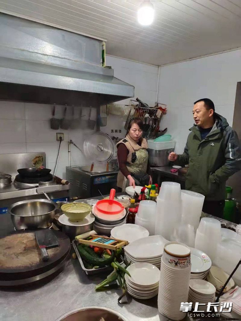 执法检查现场。