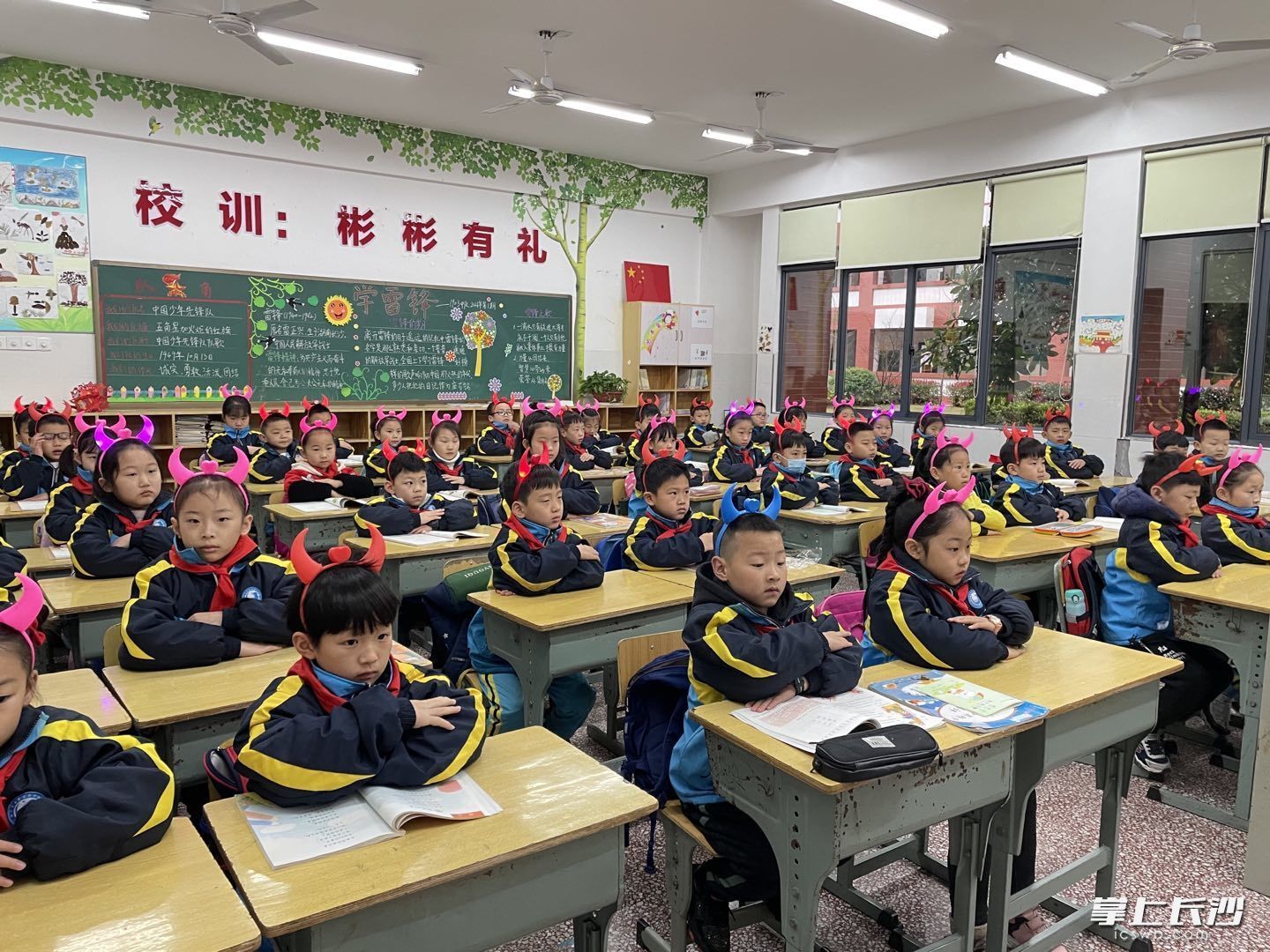 滨江小学学子牛劲十足迎接新学期。长沙晚报通讯员李双 摄