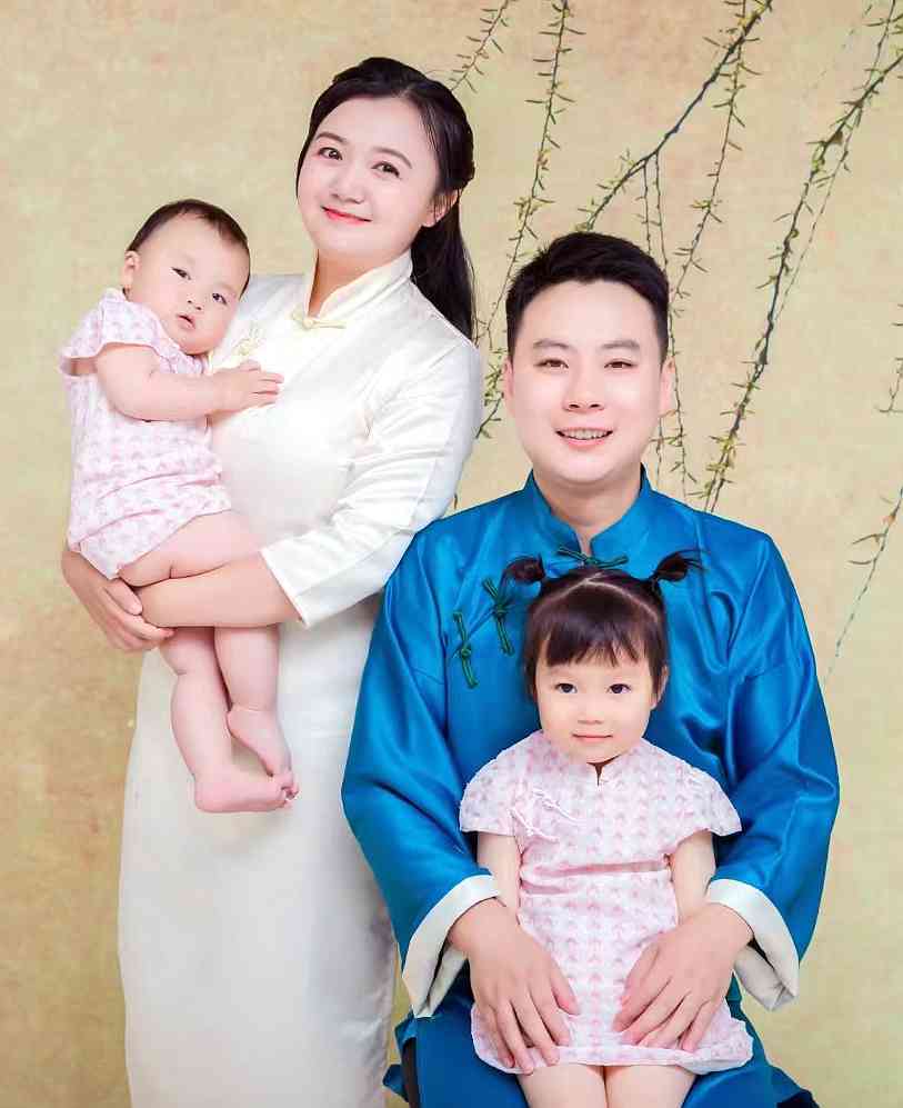 如今，张芹己是一个有着两个孩子的宝妈。受访者 供图