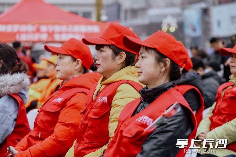 传承志愿火炬，点亮文明之光。