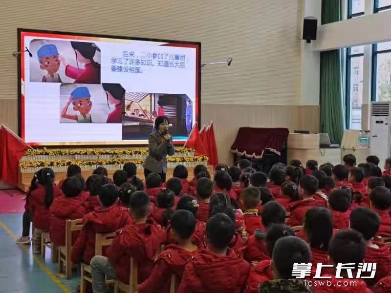 用孩子们最喜爱的方式来讲爱党爱国故事。