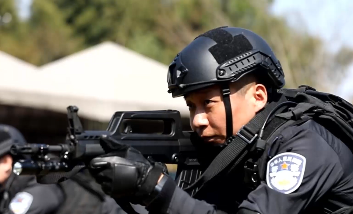长沙特警于勇