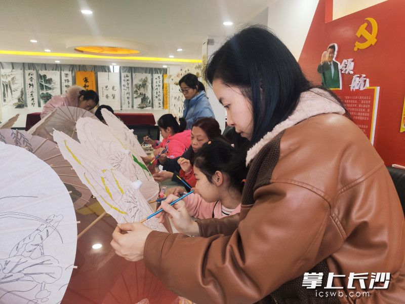 传承非遗技艺和清廉好家风。长沙晚报全媒体记者 王斌 摄