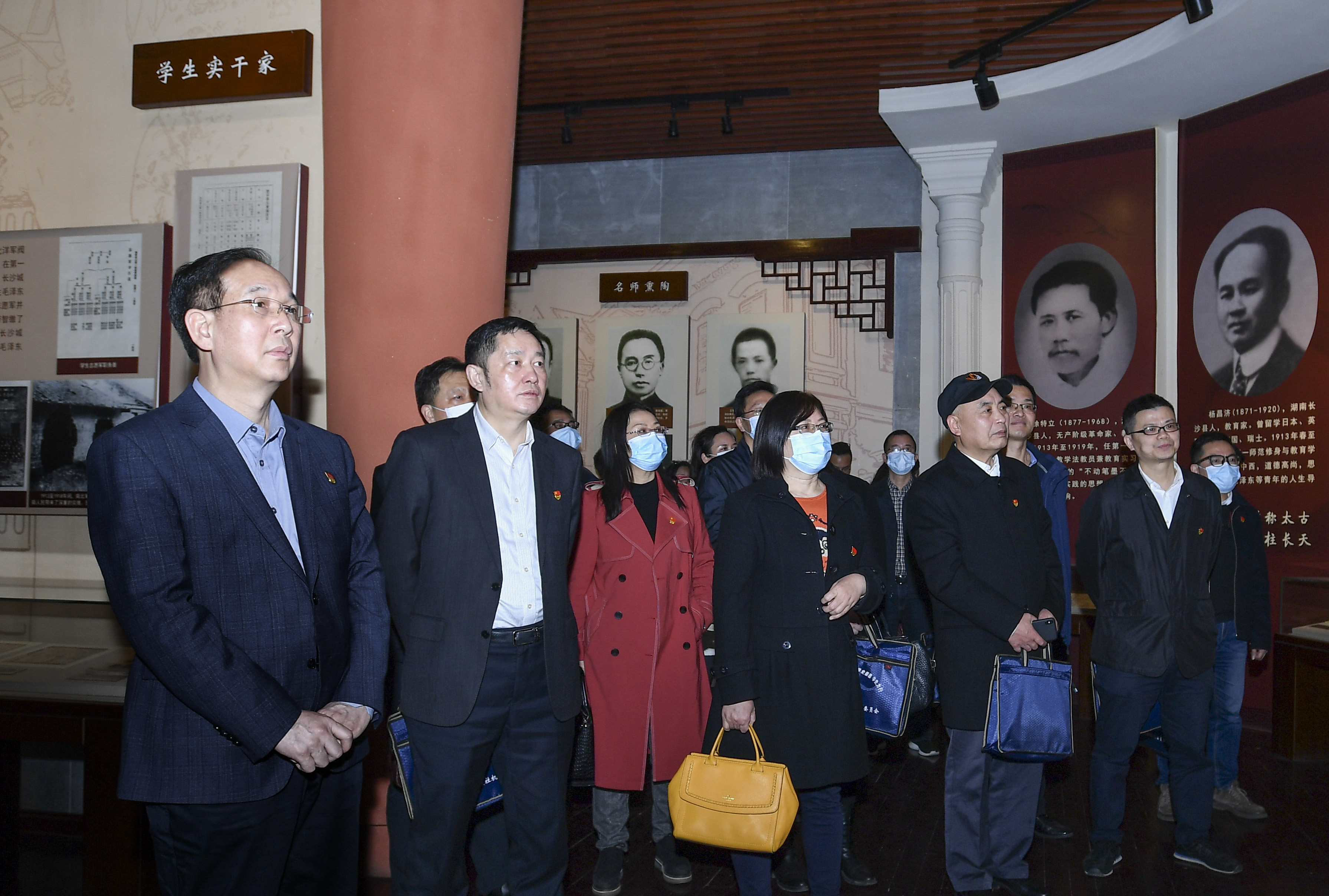全体党员参观了毛泽东与第一师范纪念馆相关展厅。  均为长沙晚报全媒体记者罗杰科摄