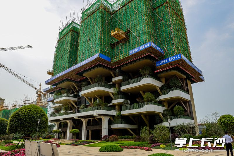 长沙市天心区开展重点项目观摩及项目攻坚工作讲评调度会。长沙晚报全媒体记者 王斌 摄