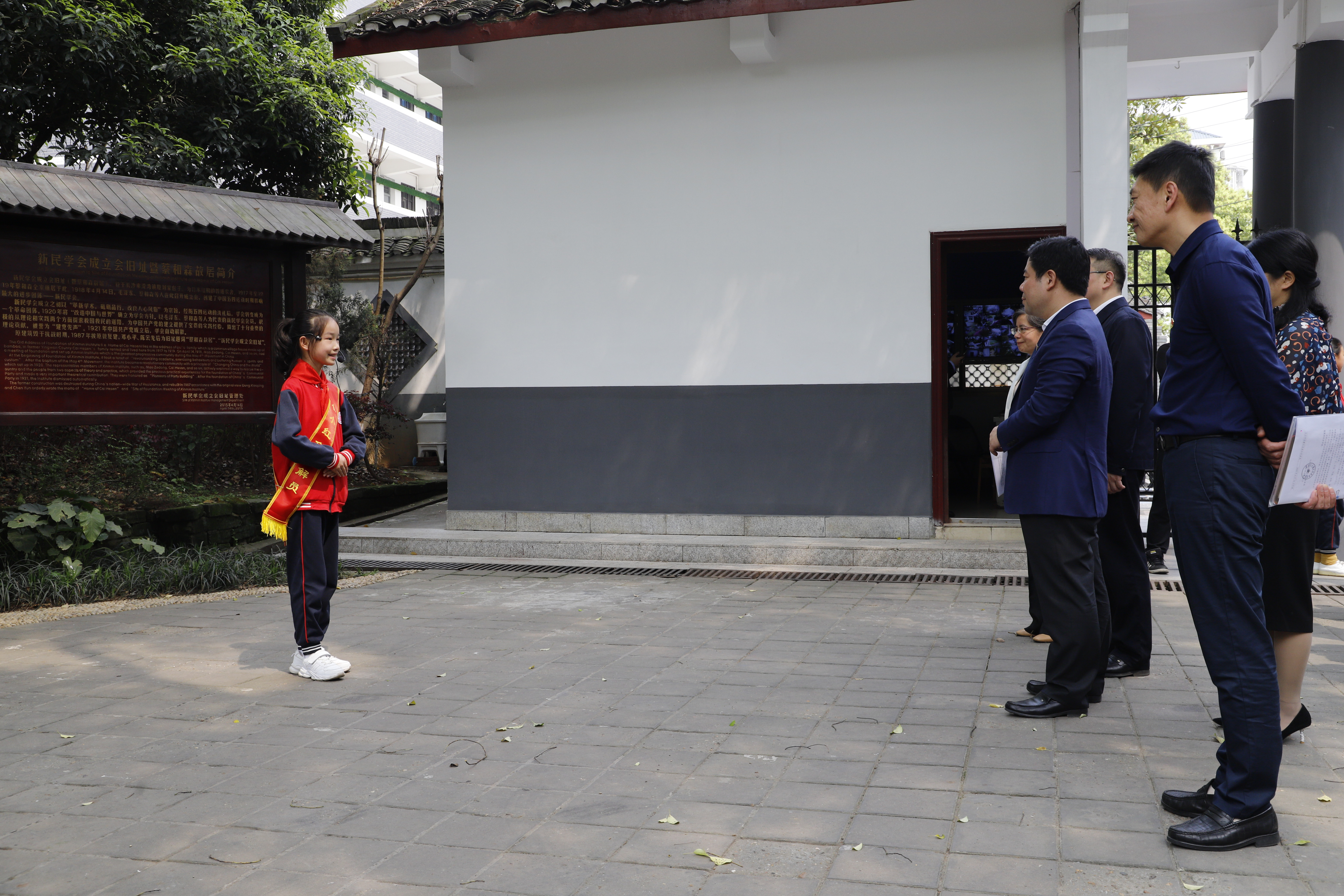 王意枚小朋友正为大家做讲解。均为何丹 彭毓妍供图