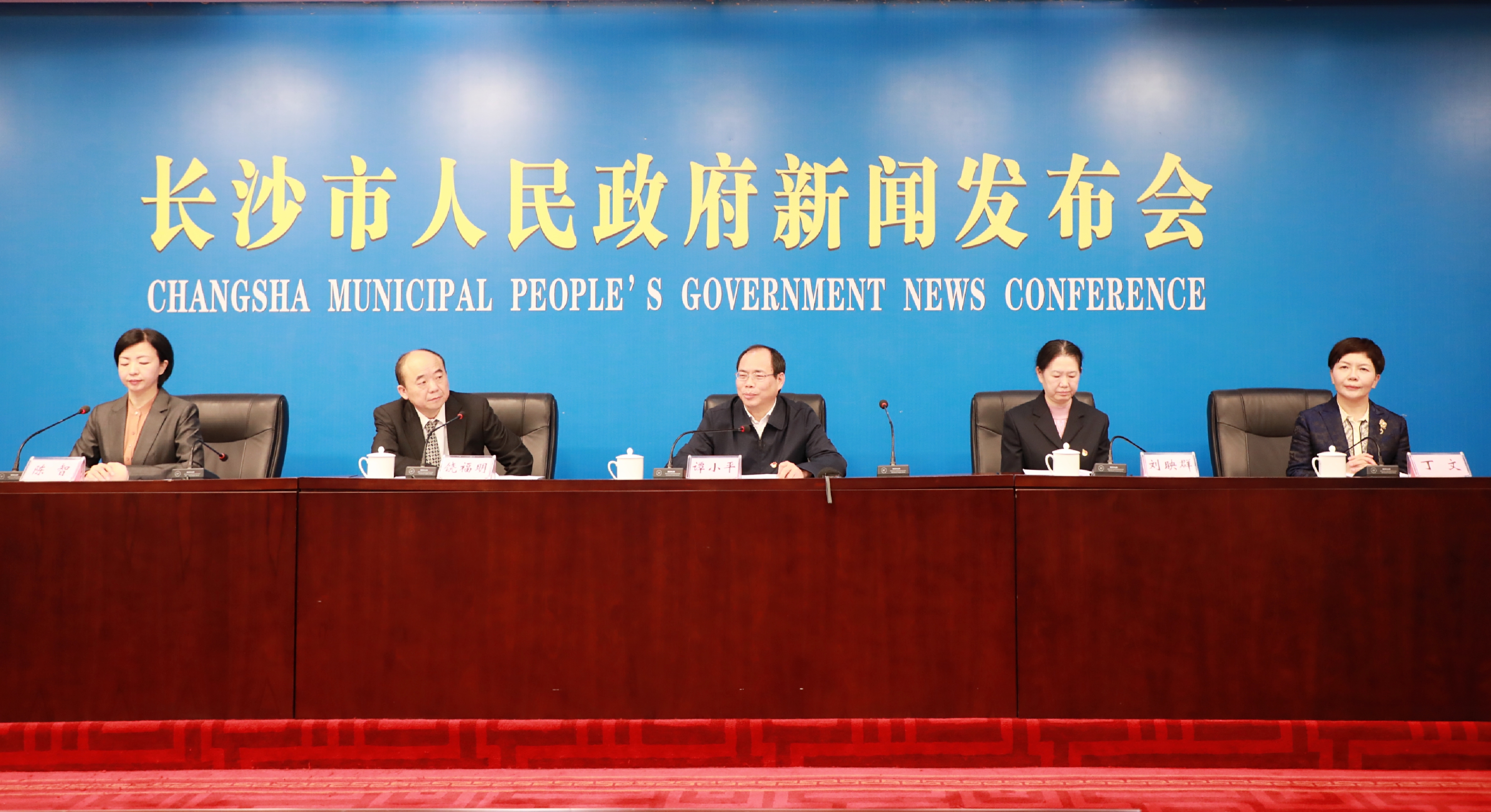 14日上午，长沙市人民政府新闻发布会发布：长沙统一战线“八百工程”启动。  均为长沙晚报全媒体记者  黎铁桥摄