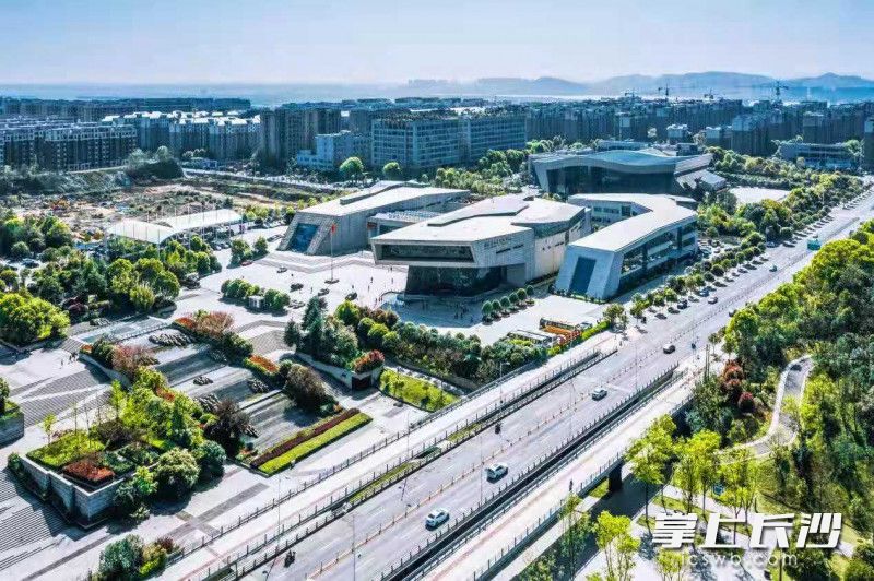 湘府消费中心包括了商业消费文化消费等多个层面。长沙晚报通讯员 晟龙 摄