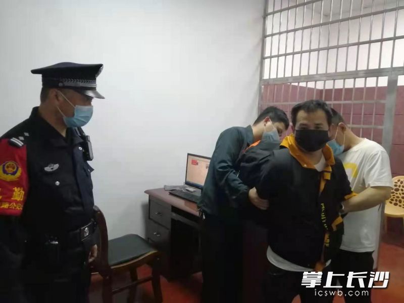 案发后不到12个小时，嫌疑人被警方抓获。警方供图