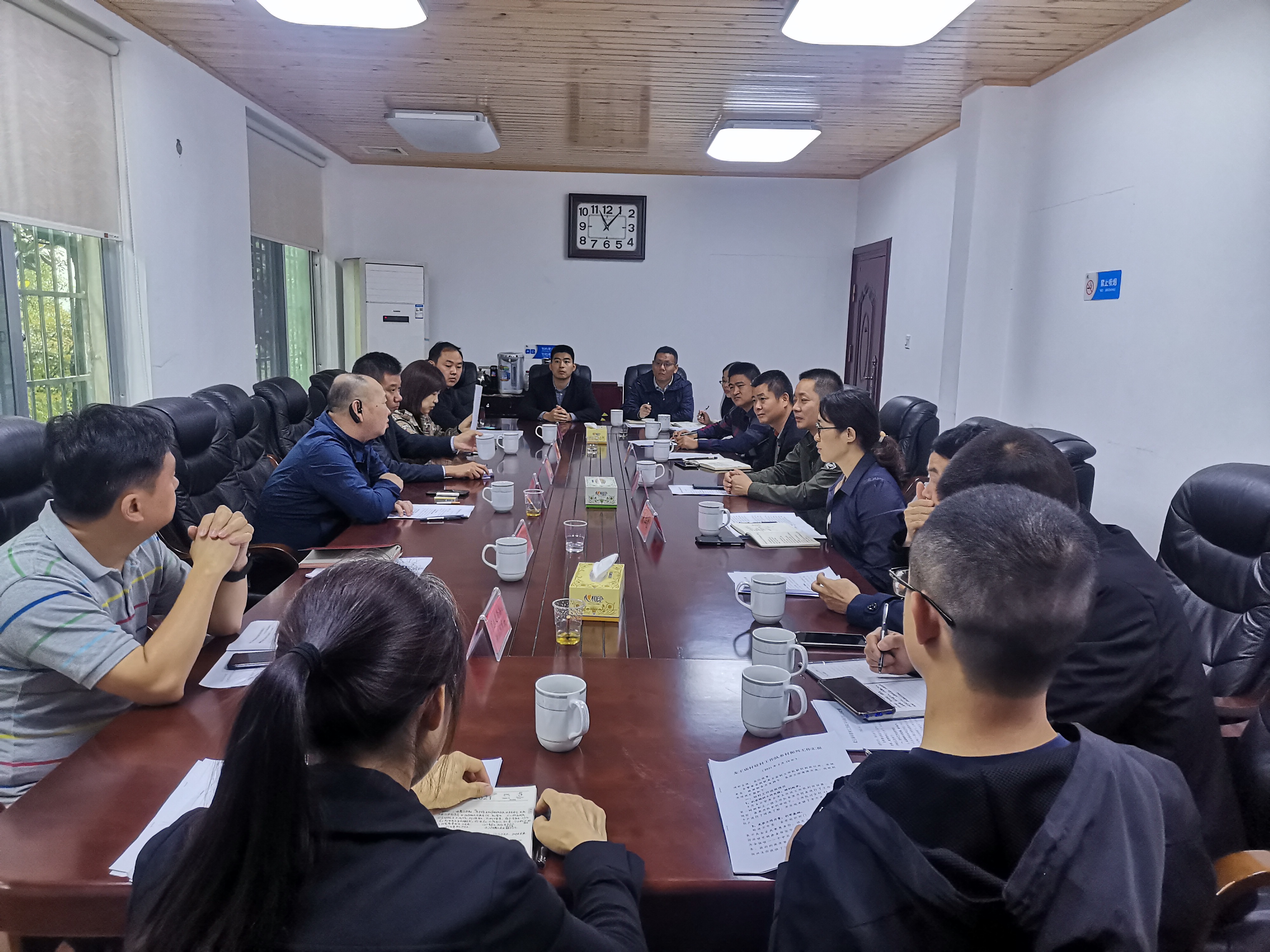 中国（湖南）自由贸易试验区长沙片区会展党工委副书记、管委会主任唐建新一行来到乡村振兴示范市建设联点镇村长沙县春华镇龙王庙村进行专题调研。