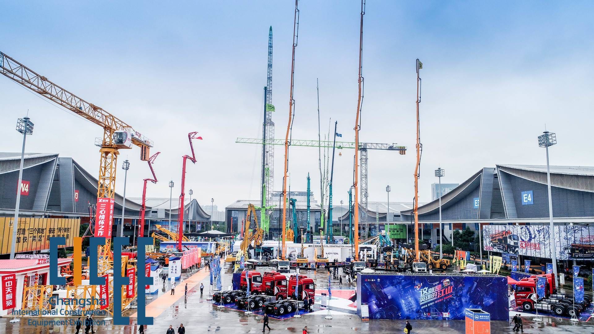 图为2021长沙国际工程机械展现场。