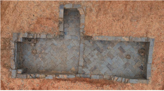 新发现的五里牌东汉刀笔吏墓（上为北）。