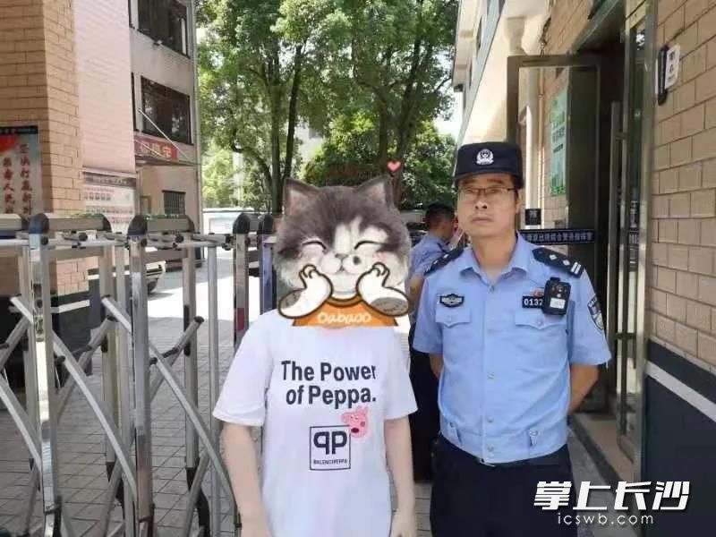 民警及时赶到，帮助市民保住5万元钱。