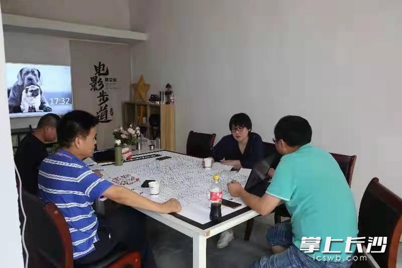 柏林电影节新生代特别奖获得者黄骥策划打造街区沉浸式剧本杀。
