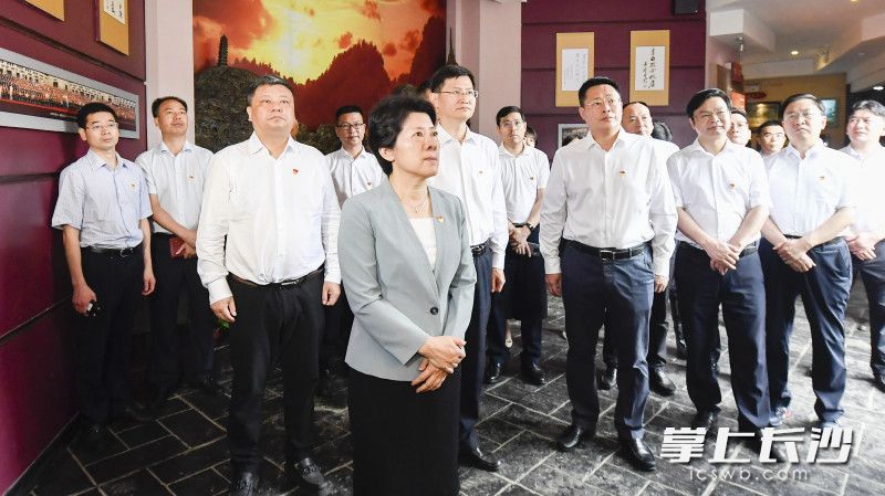 吴桂英在浏阳市张坊镇调研李白烈士故居改造建设情况。长沙晚报全媒体记者 余劭劼 摄