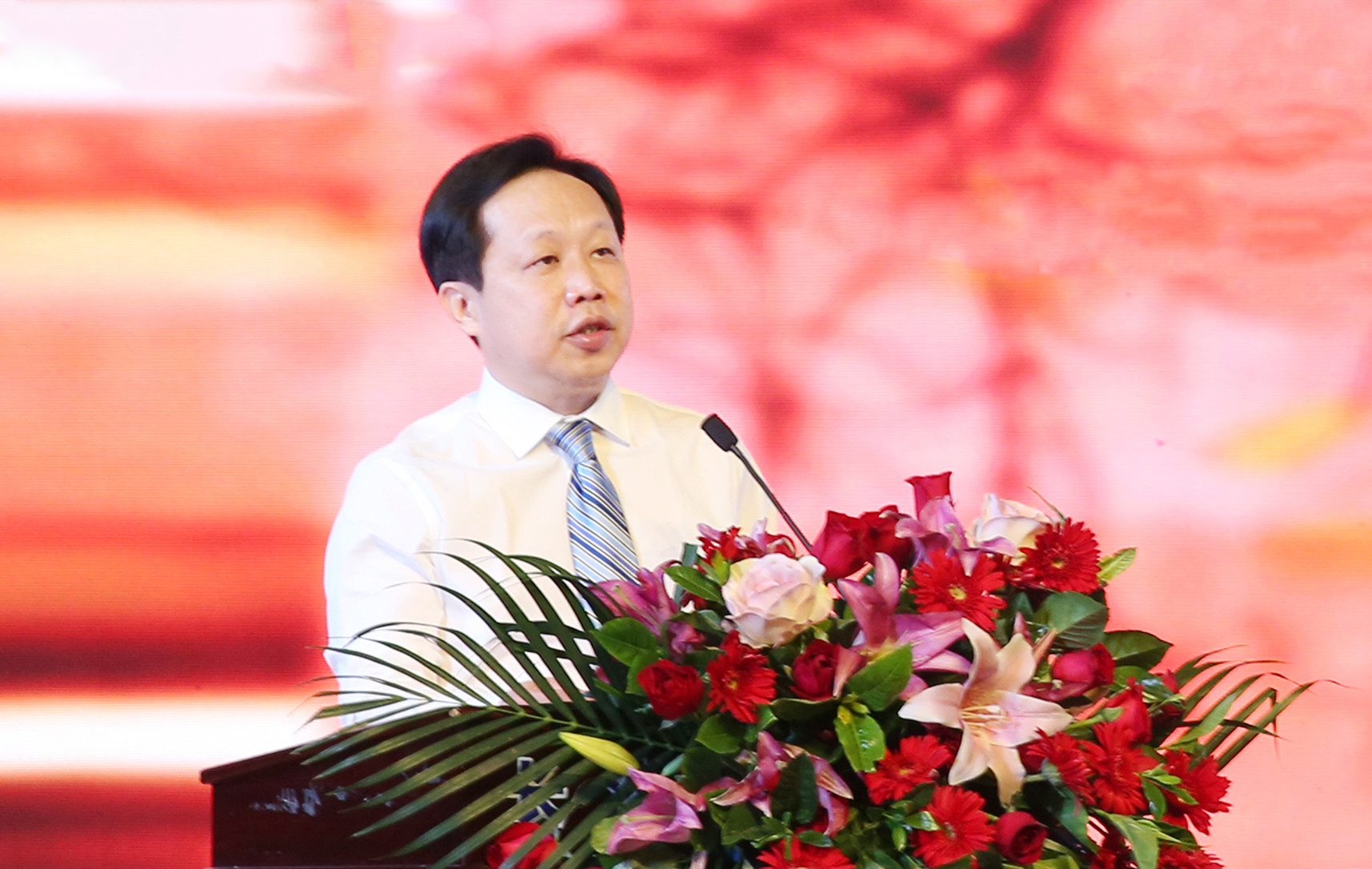 雅礼中学高三毕业典礼上，校长刘维朝致辞。均为长沙晚报通讯员 田云锋 摄