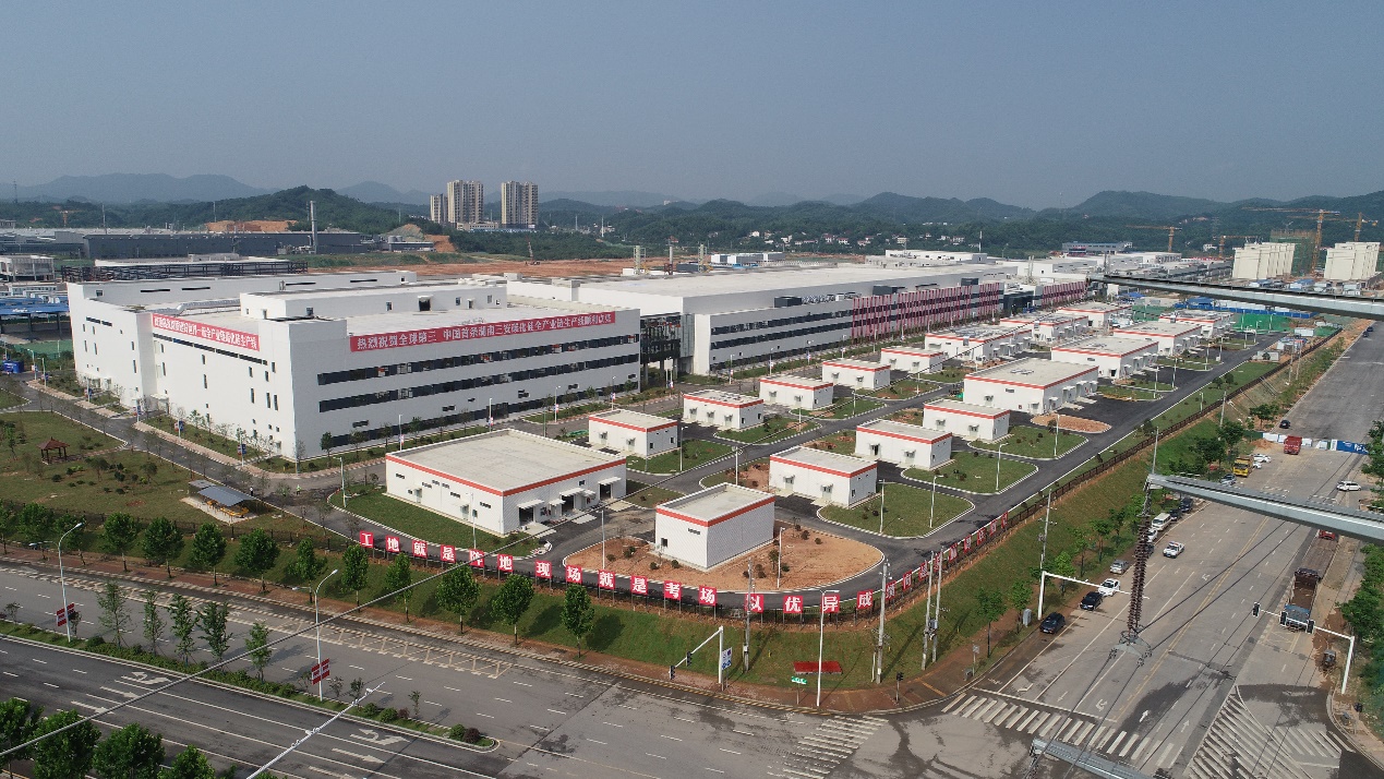 6月23日，湖南三安半导体项目竣工点亮仪式顺利举行，这标志着湖南首个第三代半导体产业园正式落成。长沙晚报全媒体记者 陈焕明 通讯员 王丽 杨灏 摄影报道
