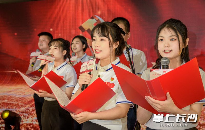 青年党员踊跃参与活动。长沙晚报全媒体记者 王斌 摄