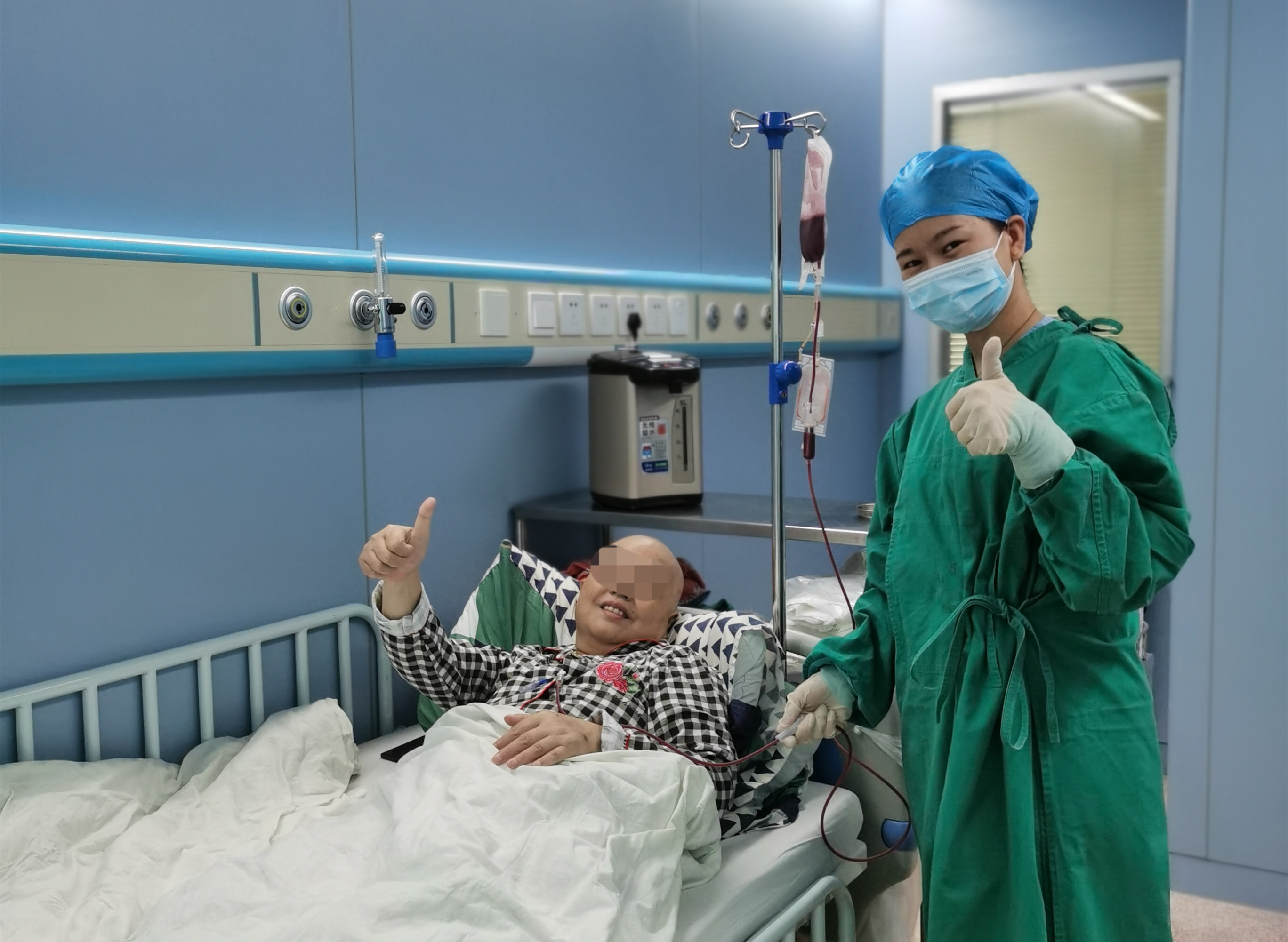 杨女士是湖南省人民医院细胞移植病房2019年5月开科以来，成功实施造血干细胞移植的第100例。