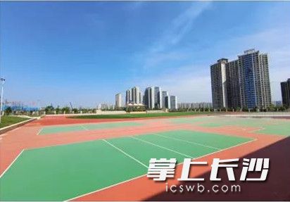 麓山国际洋湖实验学校是一所区属全日制公办九年一贯制学校，由岳麓区人民政府与麓山国际实验学校联合办学。学校供图