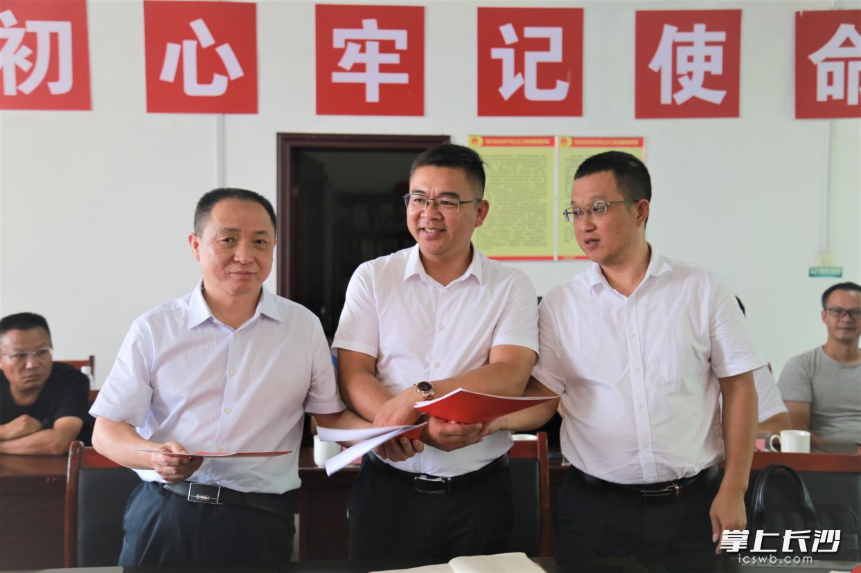 湖南巷子花开农业科技有限公司正式成立，成为宁乡西部山区巷子口镇实现乡村振兴的新引擎。长沙晚报全媒体记者 张禹 摄