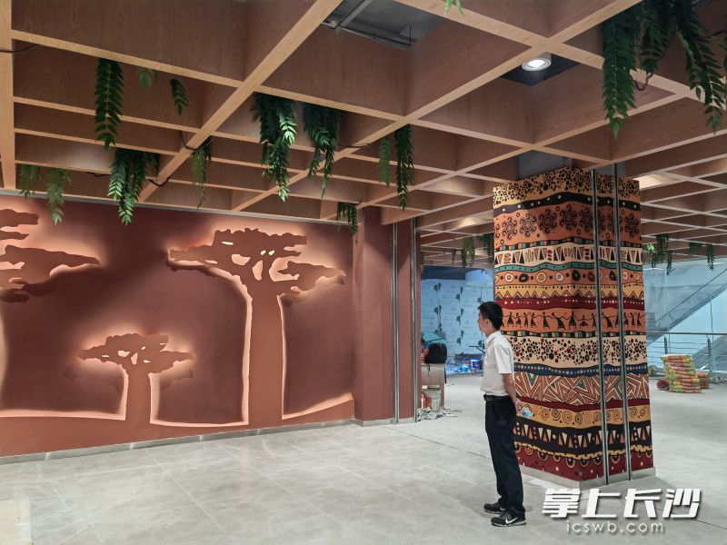 中非经贸博览会常设展馆建设接近尾声。