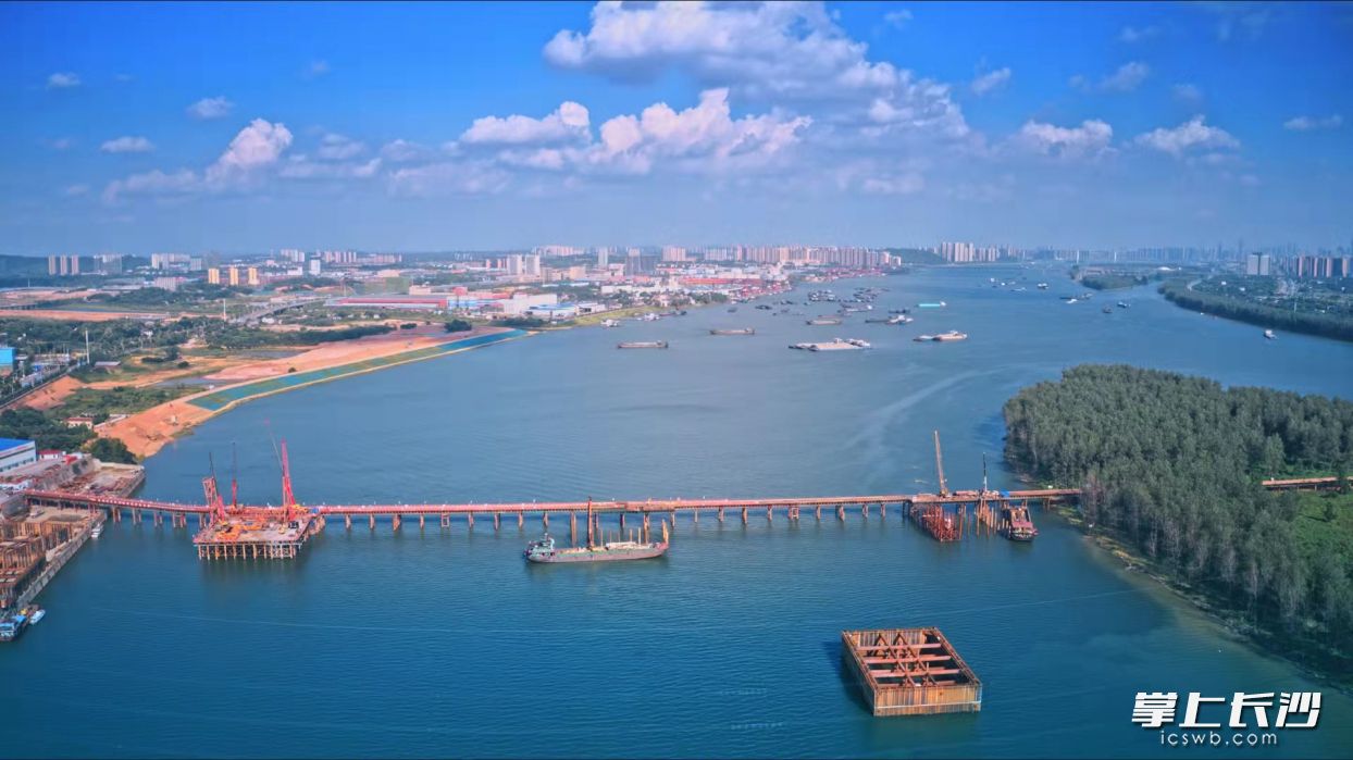 香炉洲大桥建设正在加快推进。