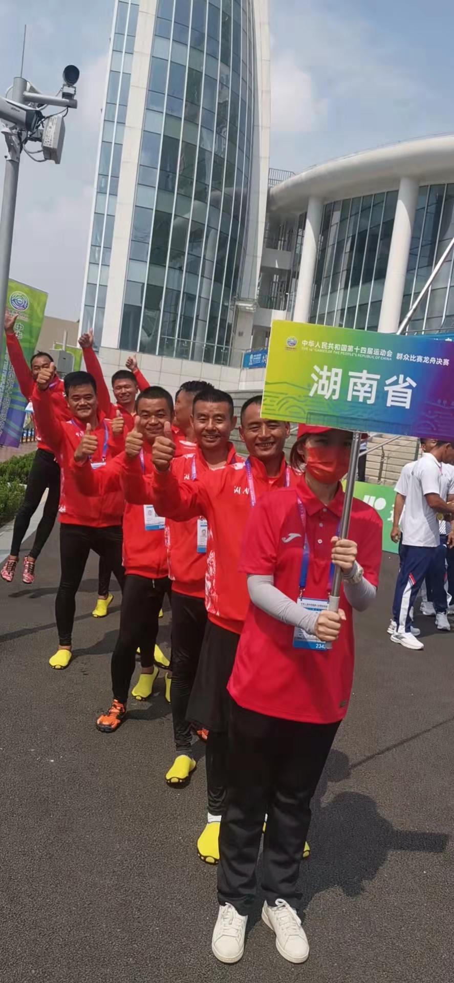 代表湖南出战的望城湘乔龙舟队。