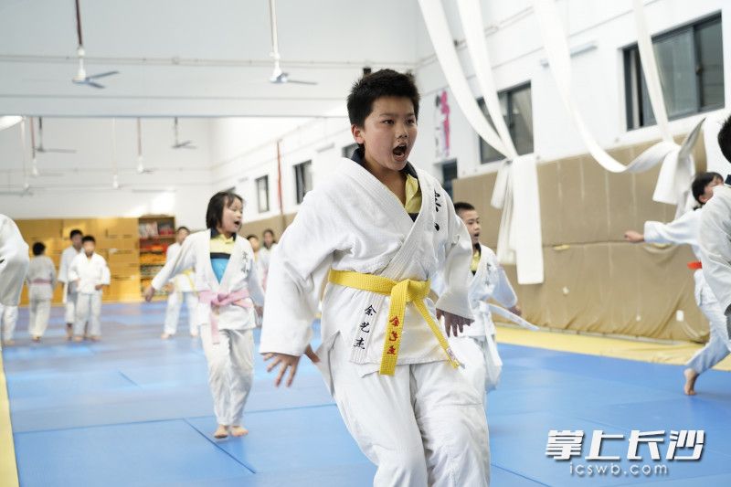 滨江小学61个社团全方位铺开，为发展孩子们的核心素养奠基。学校供图