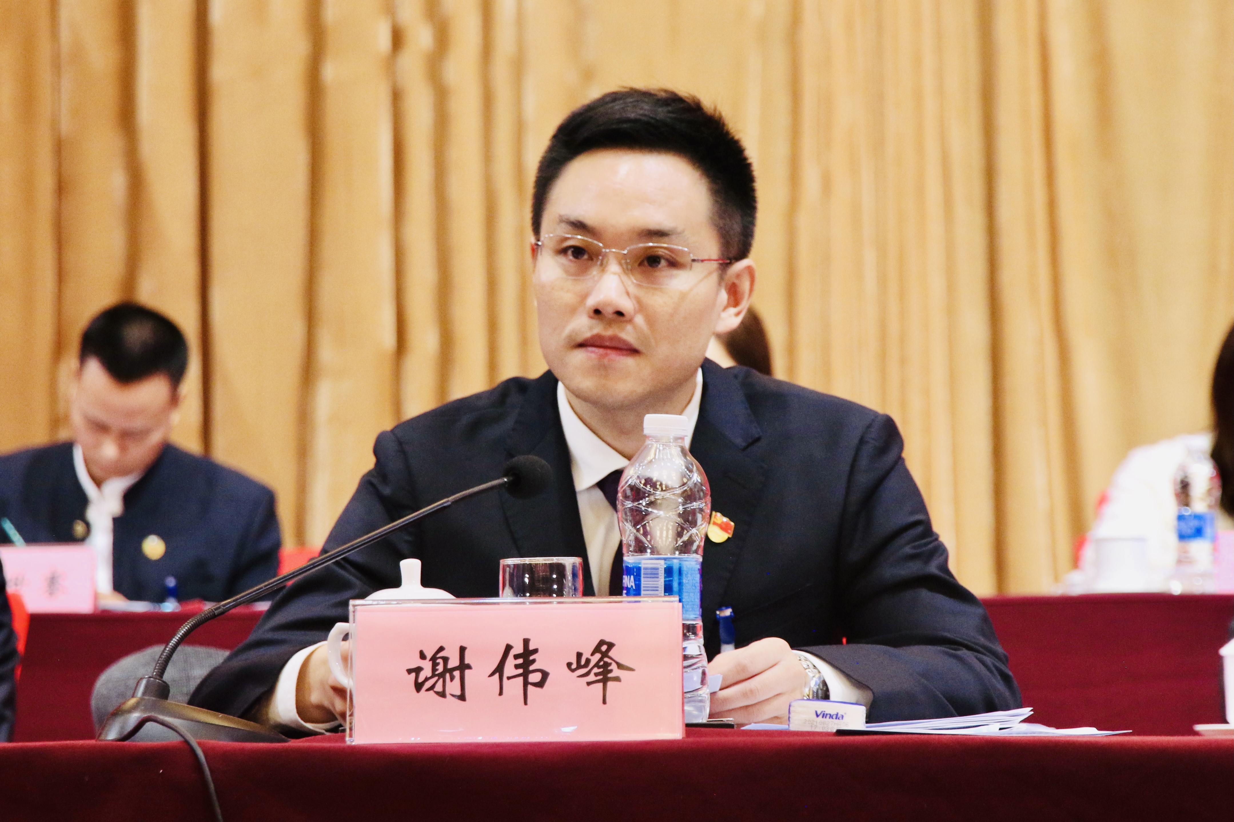 开福区委书记谢伟峰。