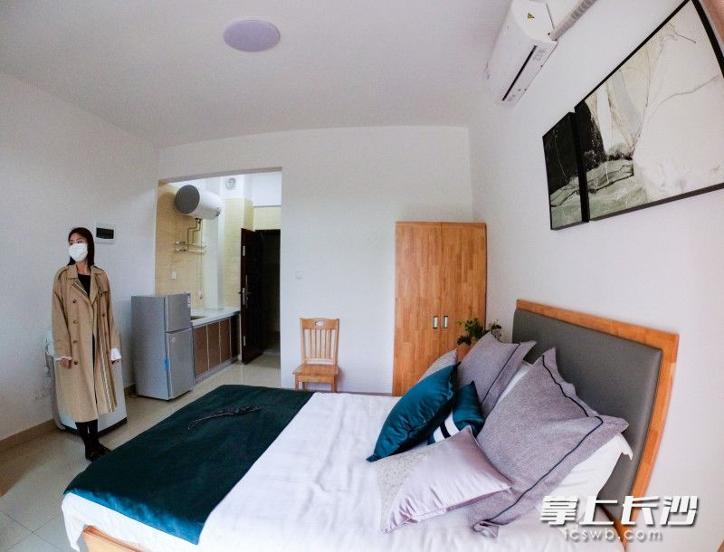 长沙经开区英萃园员工小区标准单人间。长沙晚报全媒体记者 邹麟 摄