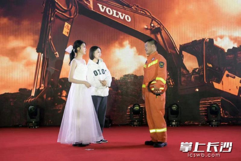 “纪念授旗致训词三周年”文艺汇演现场。长沙晚报通讯员 唐雄杰 供图