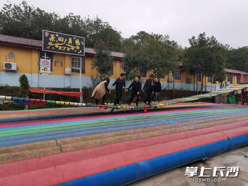 坐落在茶田村的茶田月色生态乐园或许会成为一个新的网红打卡地。