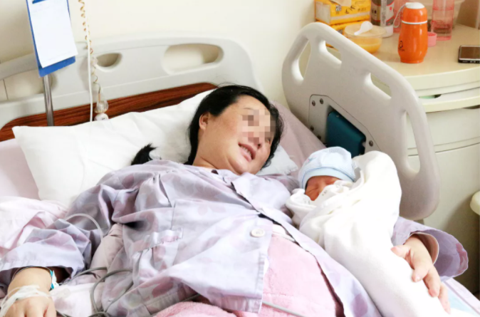 2019年1月9日，安安在一家人的期待中出生了，是个健康可爱的“天使宝宝”。